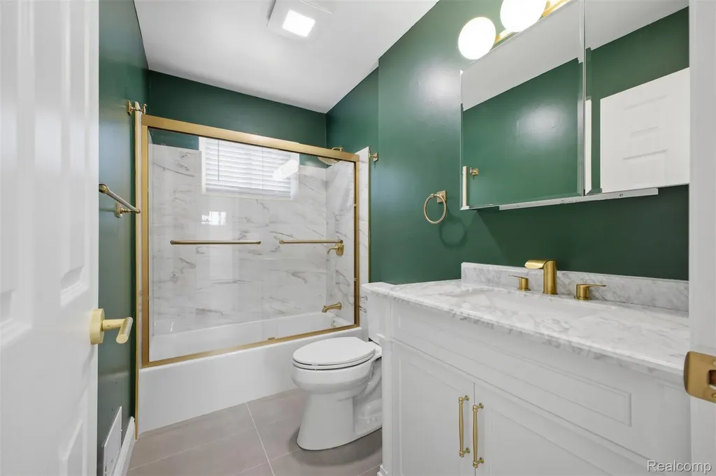 1260 S John Hix Street Westland City MI 48186