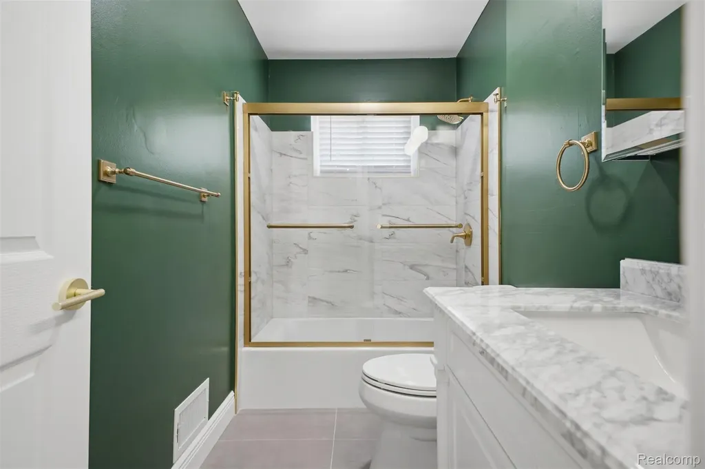 1260 S John Hix Street Westland City MI 48186