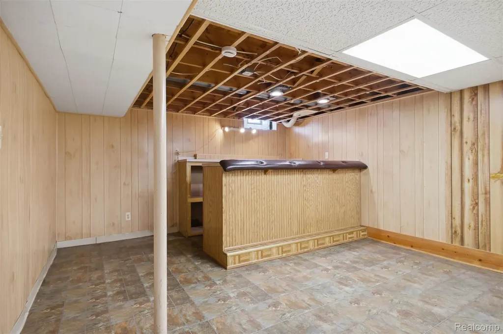 1260 S John Hix Street Westland City MI 48186