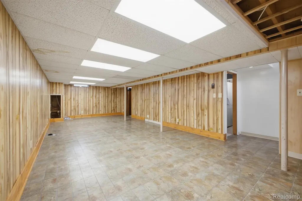1260 S John Hix Street Westland City MI 48186