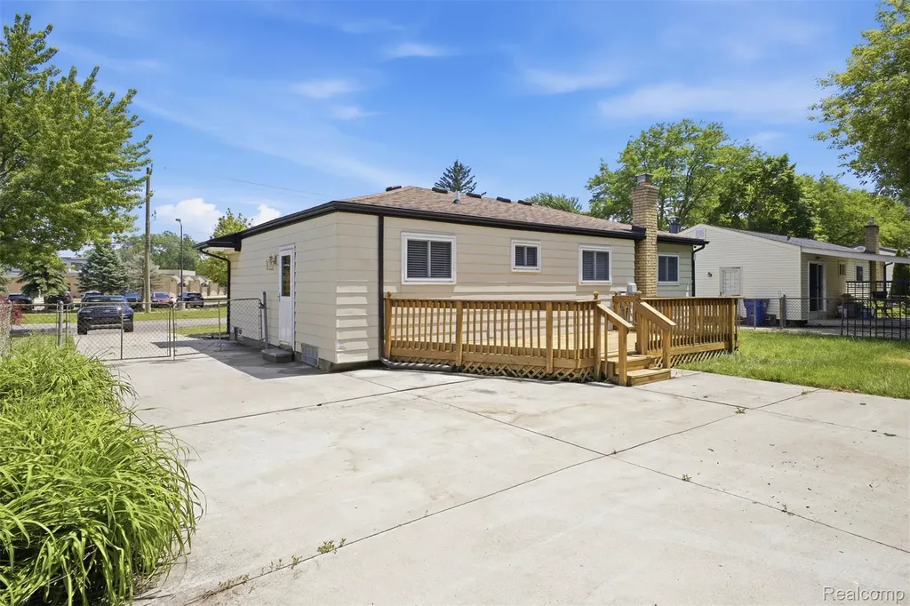 1260 S John Hix Street Westland City MI 48186