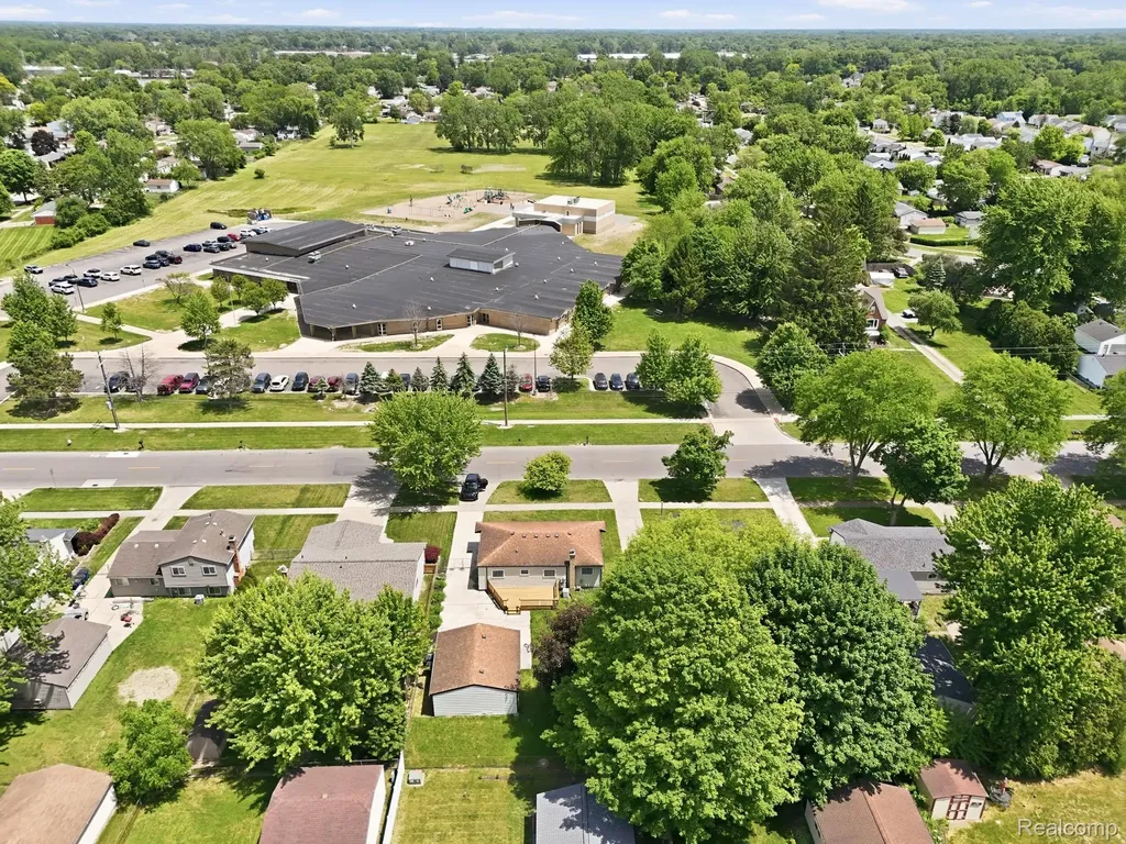 1260 S John Hix Street Westland City MI 48186