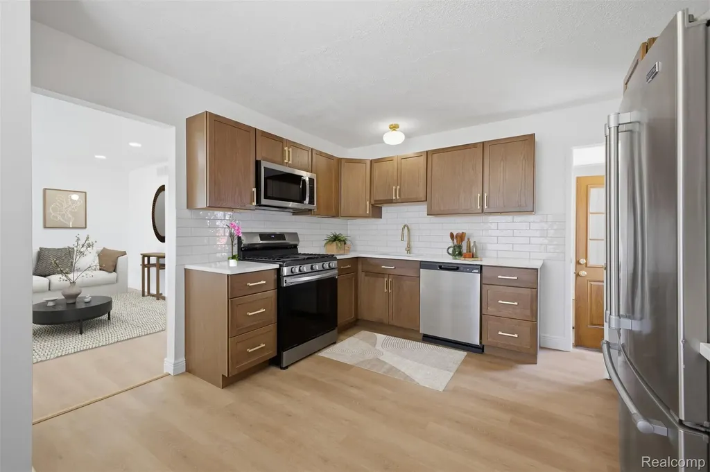 1260 S John Hix Street Westland City MI 48186