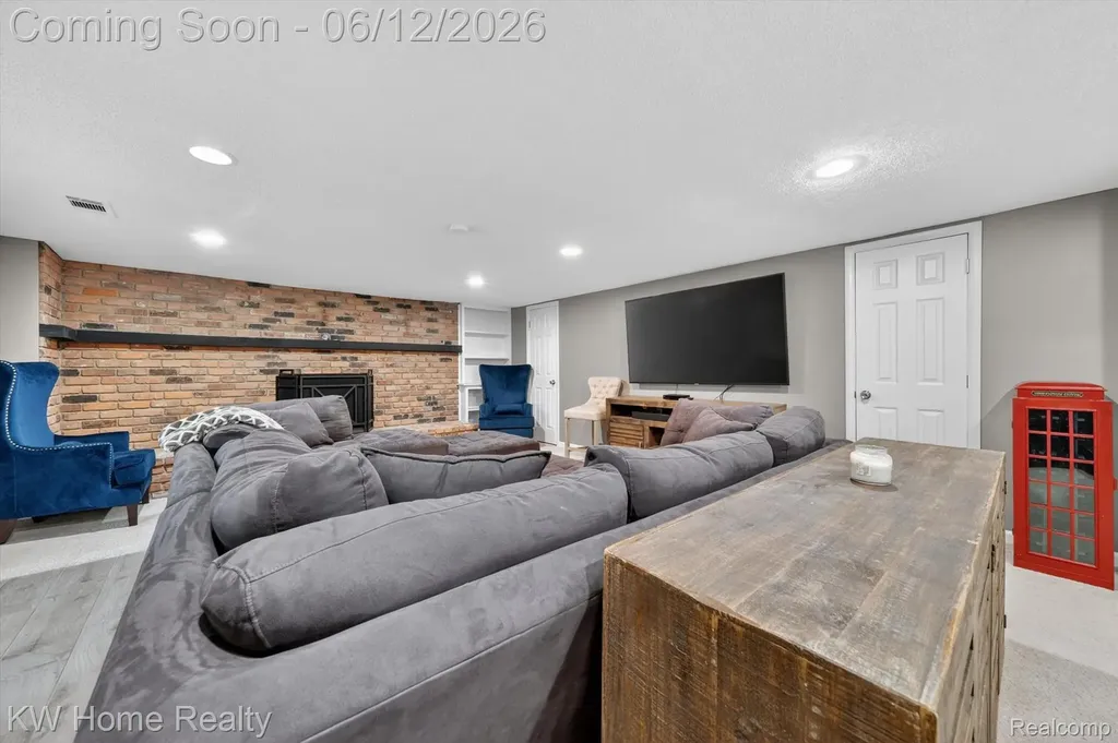 33717 Heritage Hills Drive Farmington Hills City MI 48331