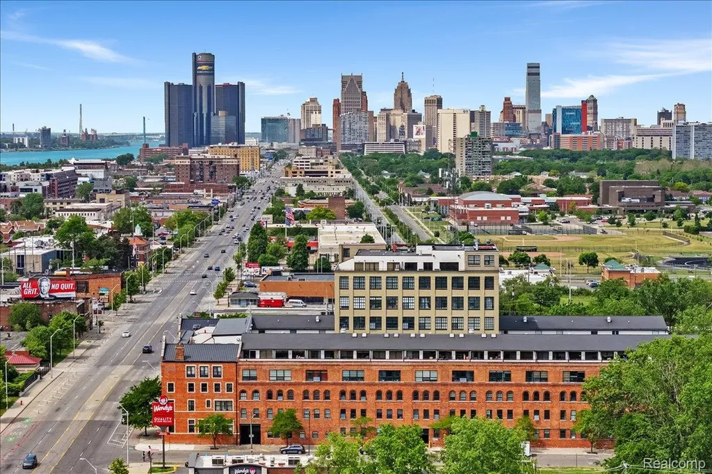 6533 E Jefferson Avenue Detroit City MI 48207