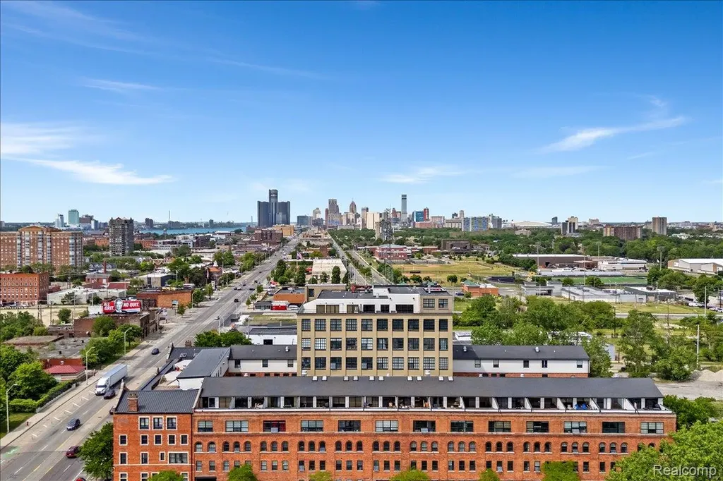 6533 E Jefferson Avenue Detroit City MI 48207