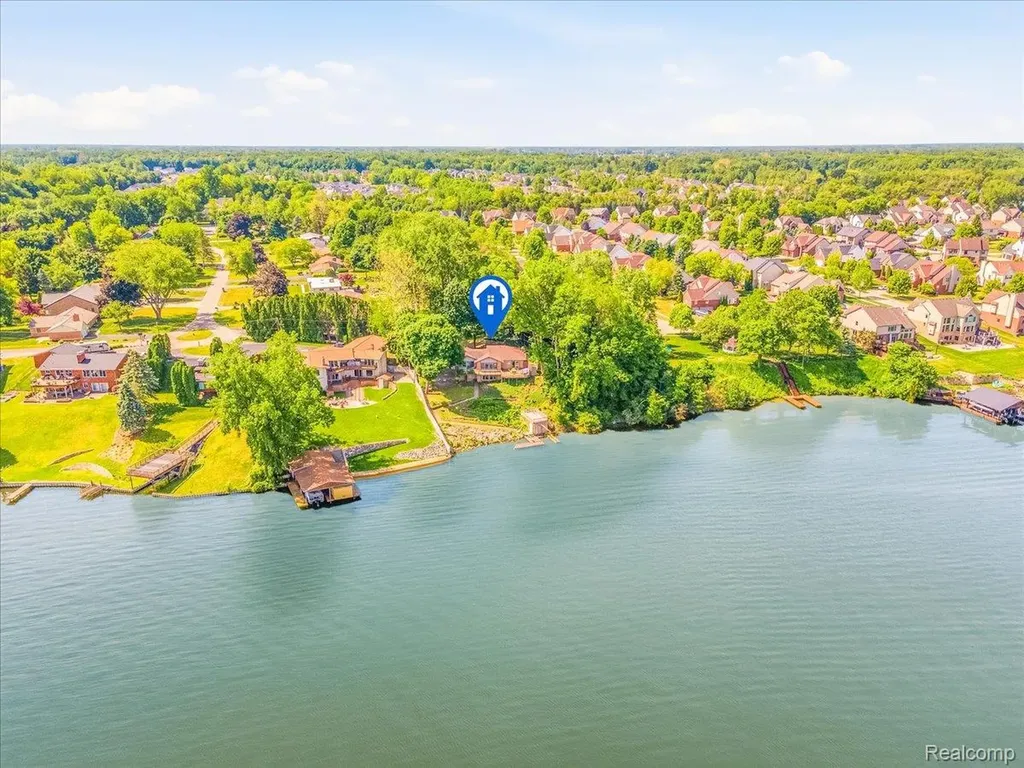 13020 Edgedale Street Van Buren Charter Township MI 48111