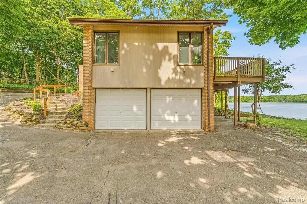 13020 Edgedale Street Van Buren Charter Township MI 48111