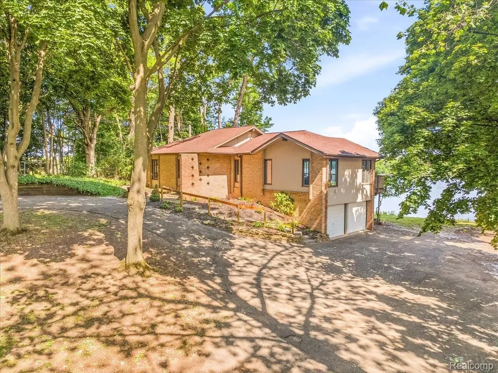 13020 Edgedale Street Van Buren Charter Township MI 48111