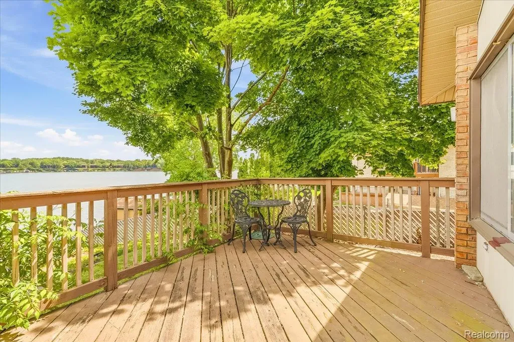13020 Edgedale Street Van Buren Charter Township MI 48111