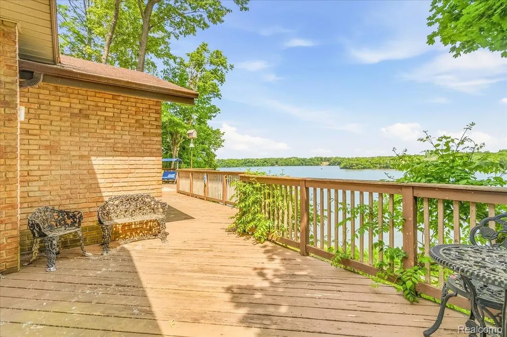 13020 Edgedale Street Van Buren Charter Township MI 48111