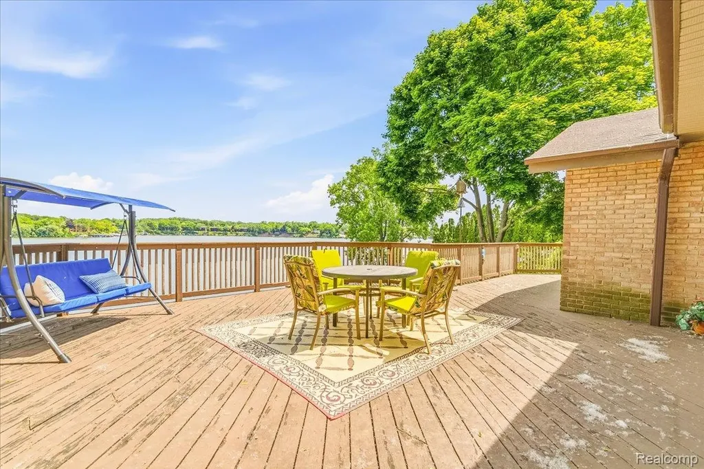 13020 Edgedale Street Van Buren Charter Township MI 48111