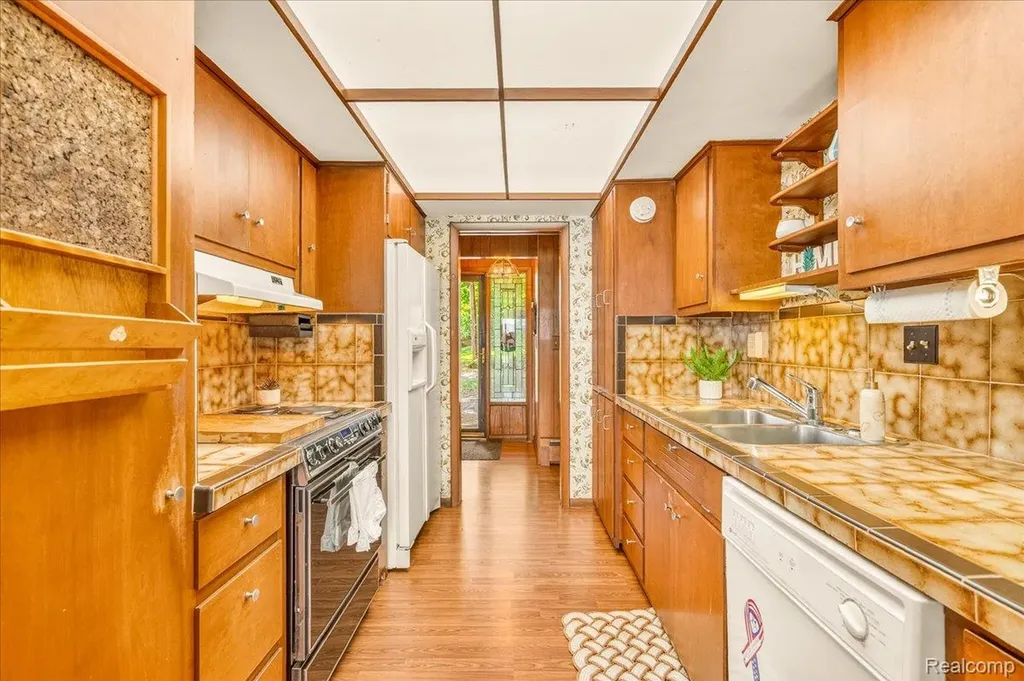 13020 Edgedale Street Van Buren Charter Township MI 48111