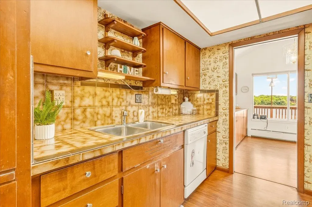 13020 Edgedale Street Van Buren Charter Township MI 48111