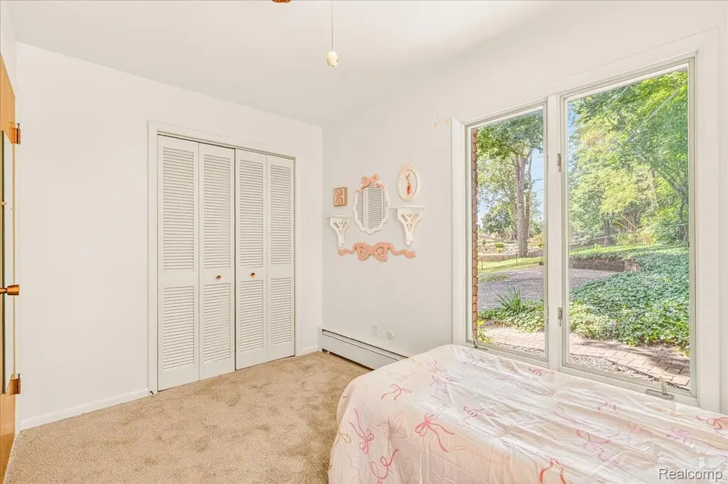 13020 Edgedale Street Van Buren Charter Township MI 48111