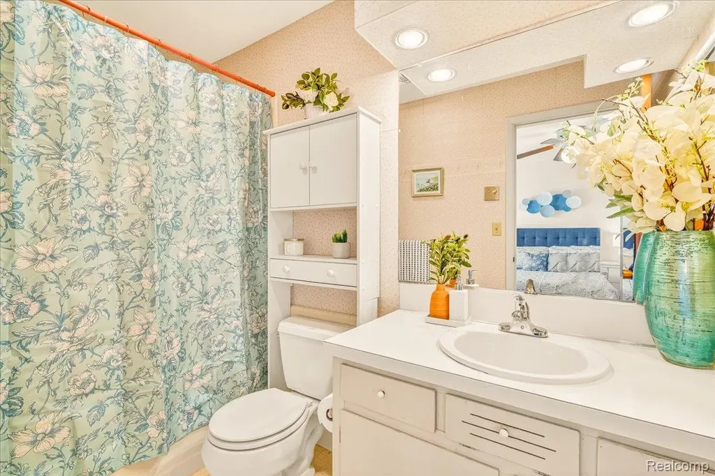 13020 Edgedale Street Van Buren Charter Township MI 48111