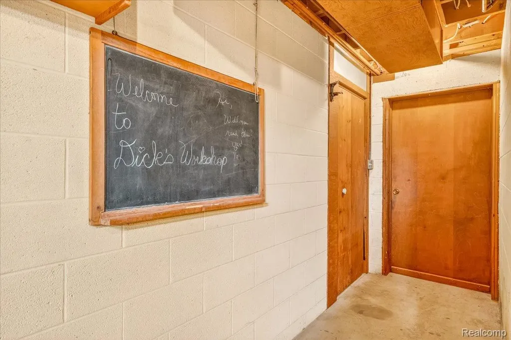 13020 Edgedale Street Van Buren Charter Township MI 48111