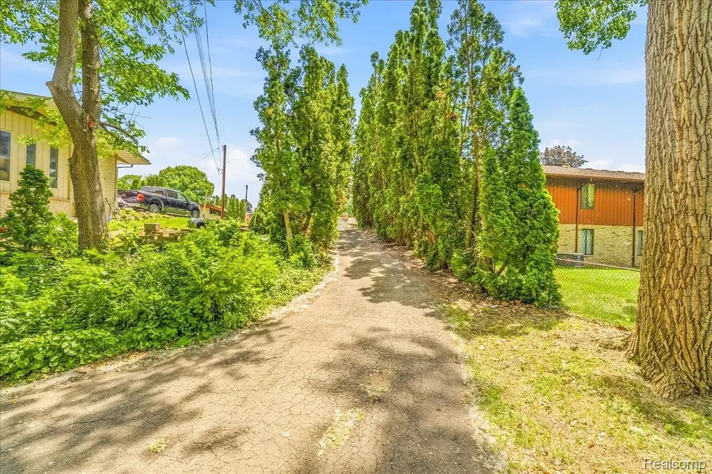 13020 Edgedale Street Van Buren Charter Township MI 48111