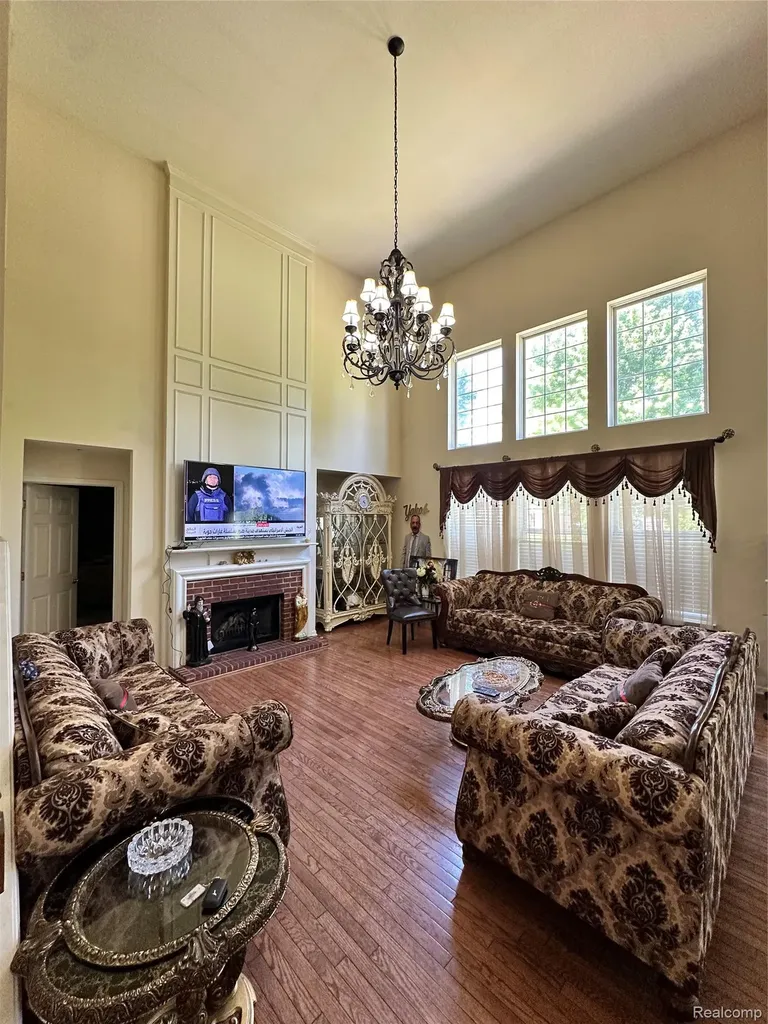 7383 Tottenham Shelby Charter Township MI 48317