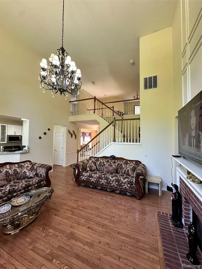 7383 Tottenham Shelby Charter Township MI 48317