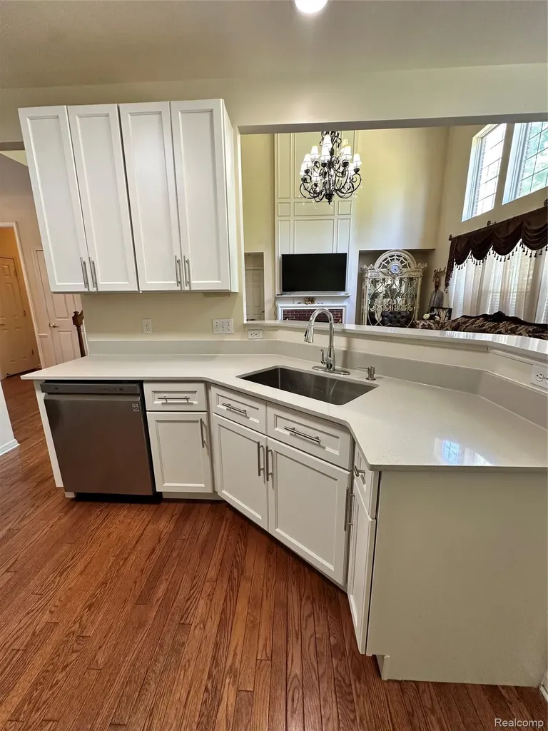 7383 Tottenham Shelby Charter Township MI 48317