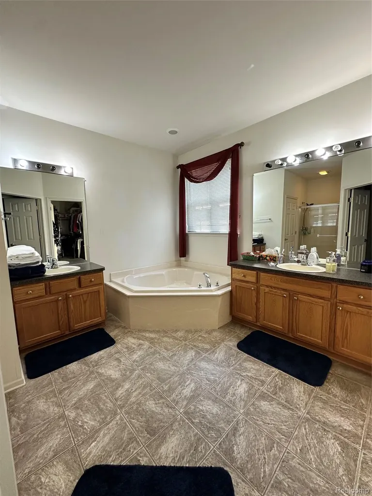7383 Tottenham Shelby Charter Township MI 48317
