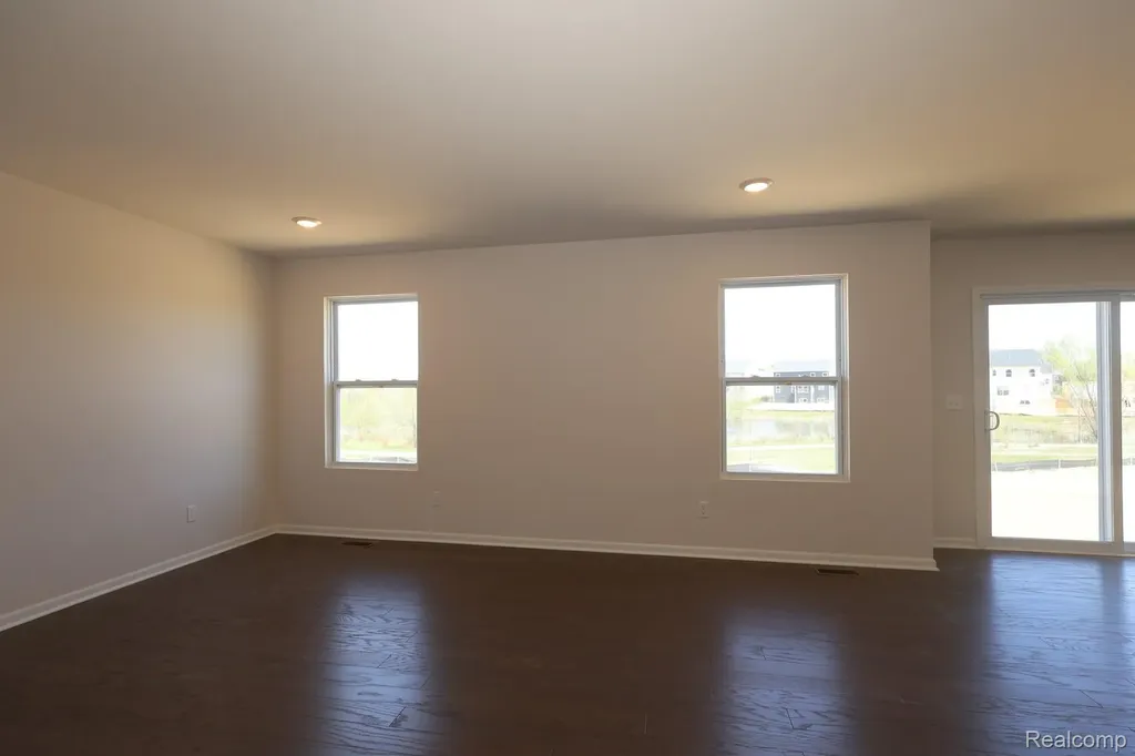 412 Hidden River W Holly Township MI 48442