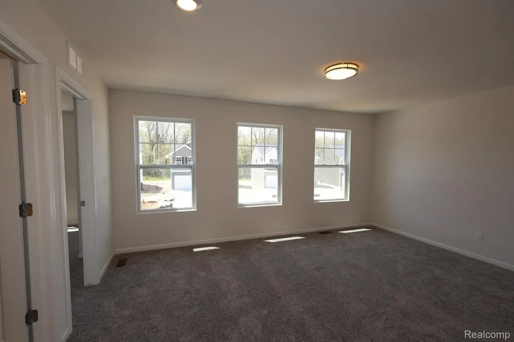 412 Hidden River W Holly Township MI 48442
