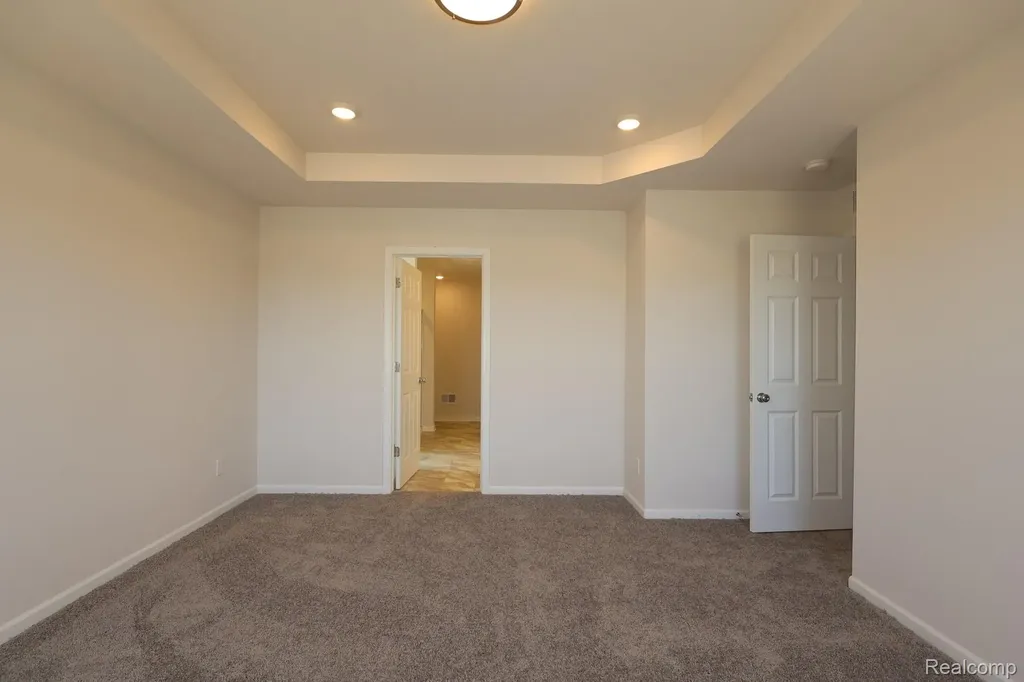 412 Hidden River W Holly Township MI 48442
