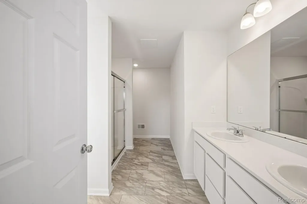 412 Hidden River W Holly Township MI 48442