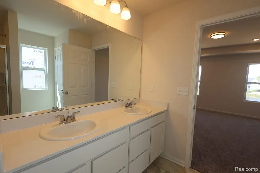 412 Hidden River W Holly Township MI 48442