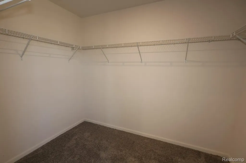 412 Hidden River W Holly Township MI 48442