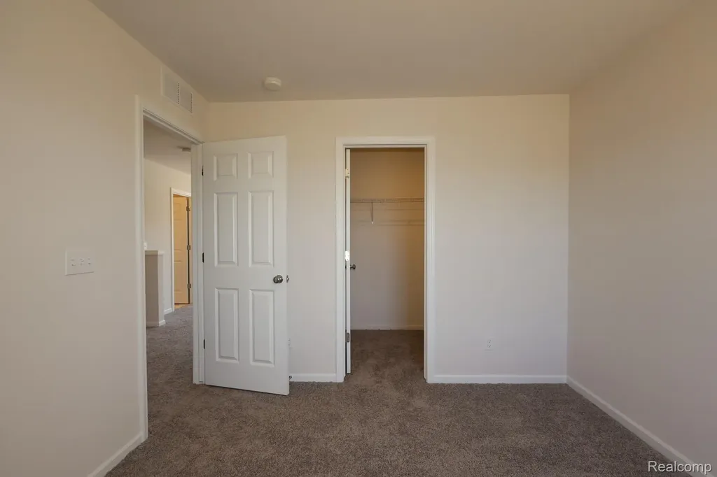 412 Hidden River W Holly Township MI 48442