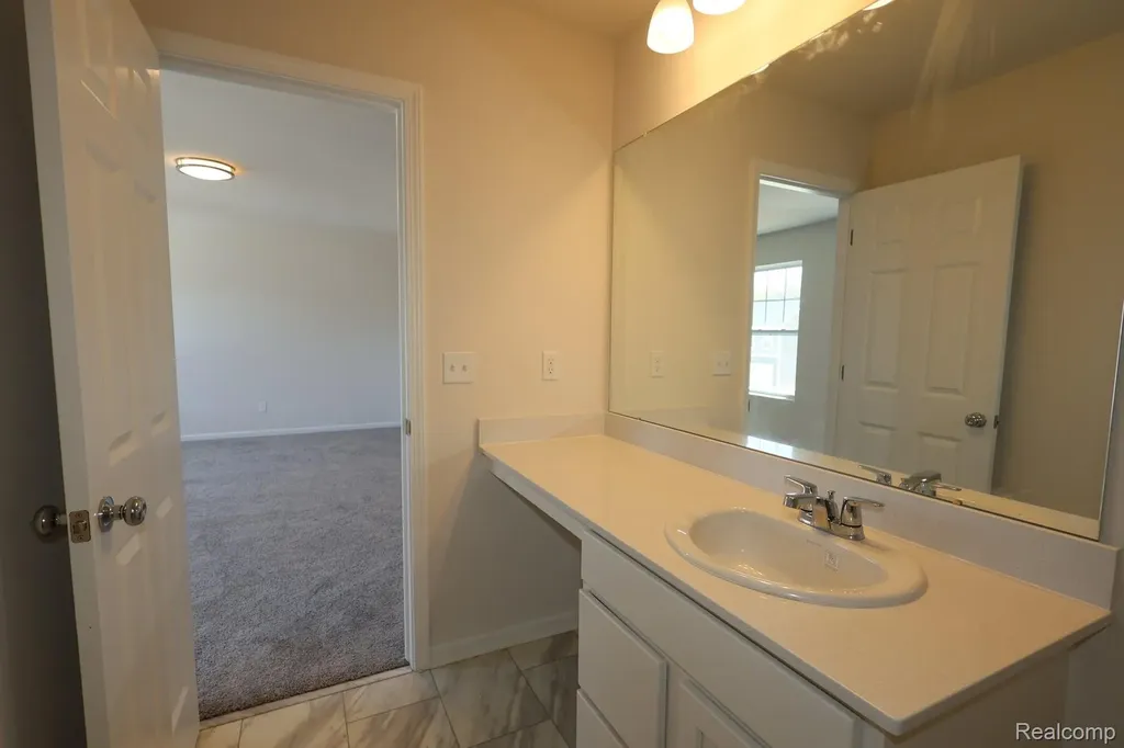 412 Hidden River W Holly Township MI 48442