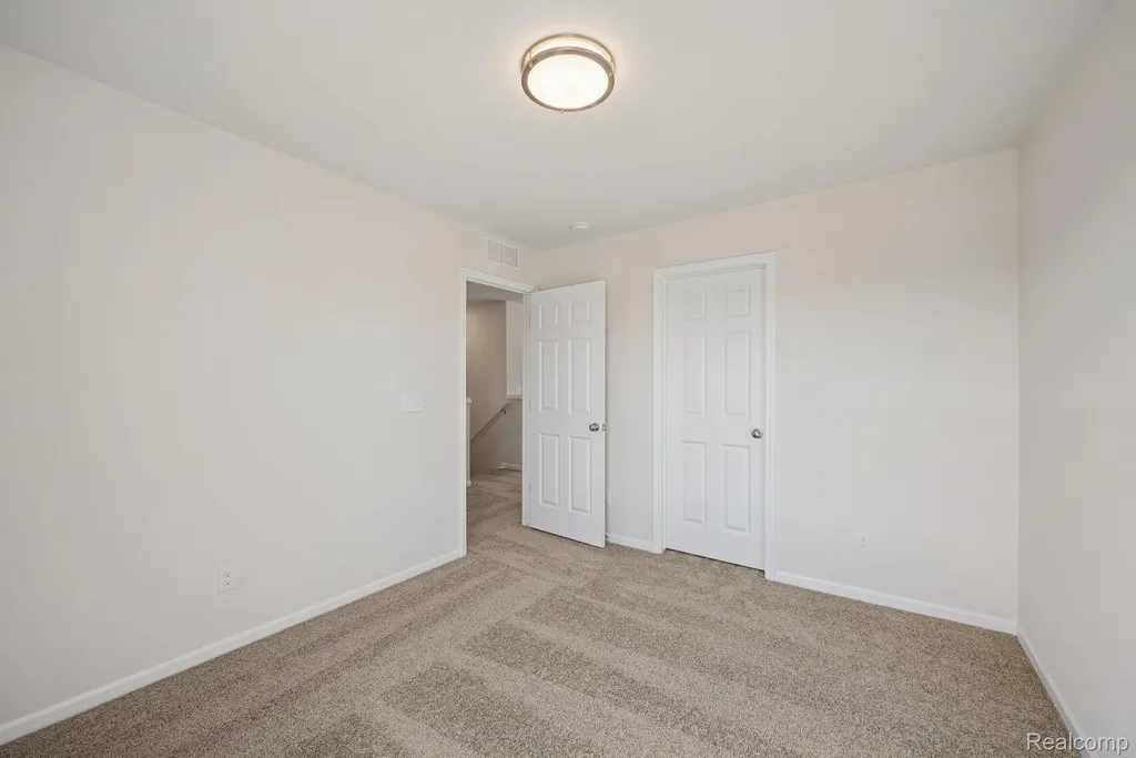 412 Hidden River W Holly Township MI 48442