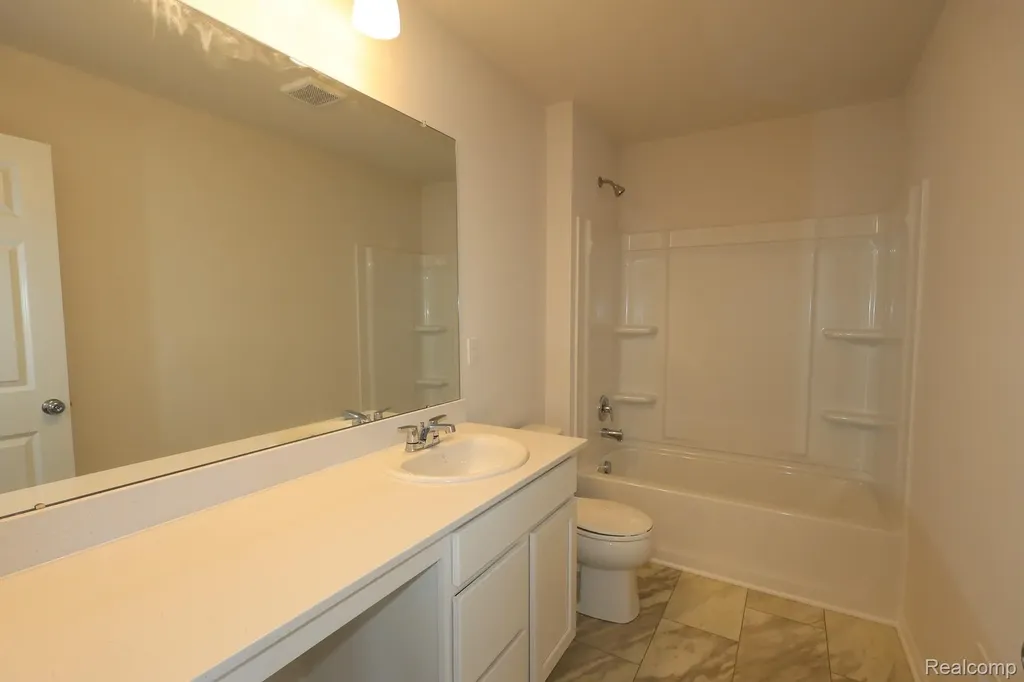 412 Hidden River W Holly Township MI 48442