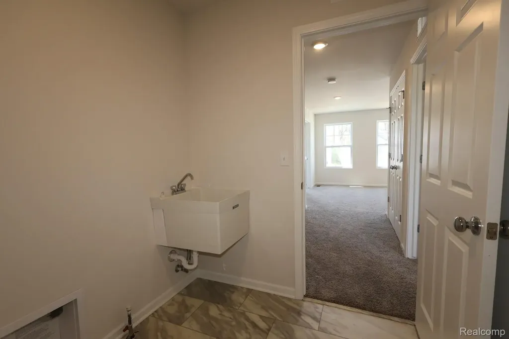 412 Hidden River W Holly Township MI 48442