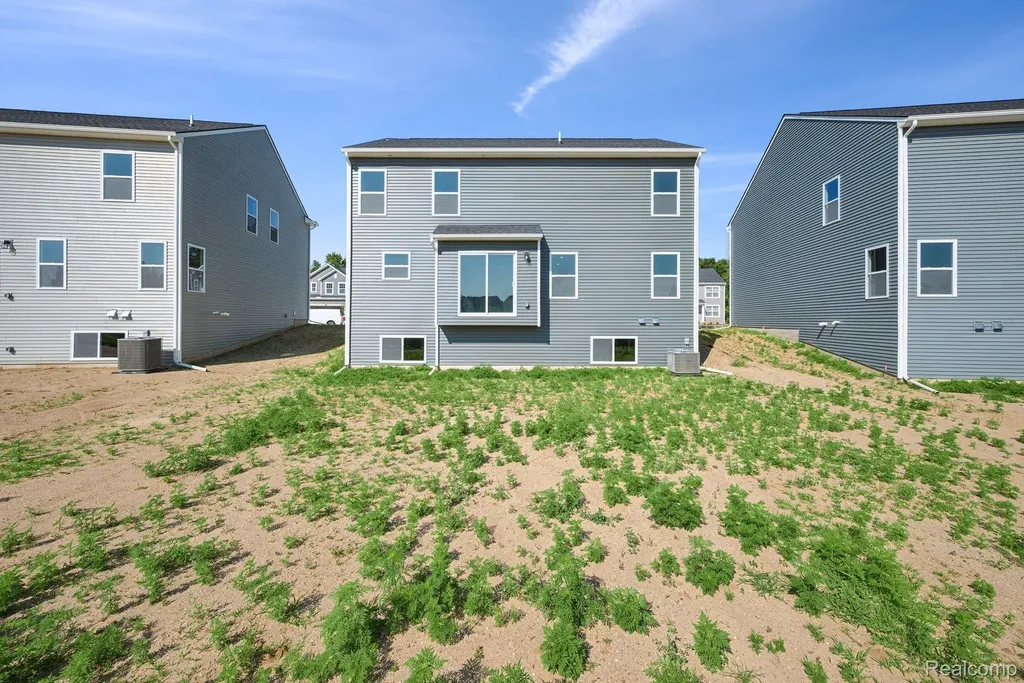 412 Hidden River W Holly Township MI 48442