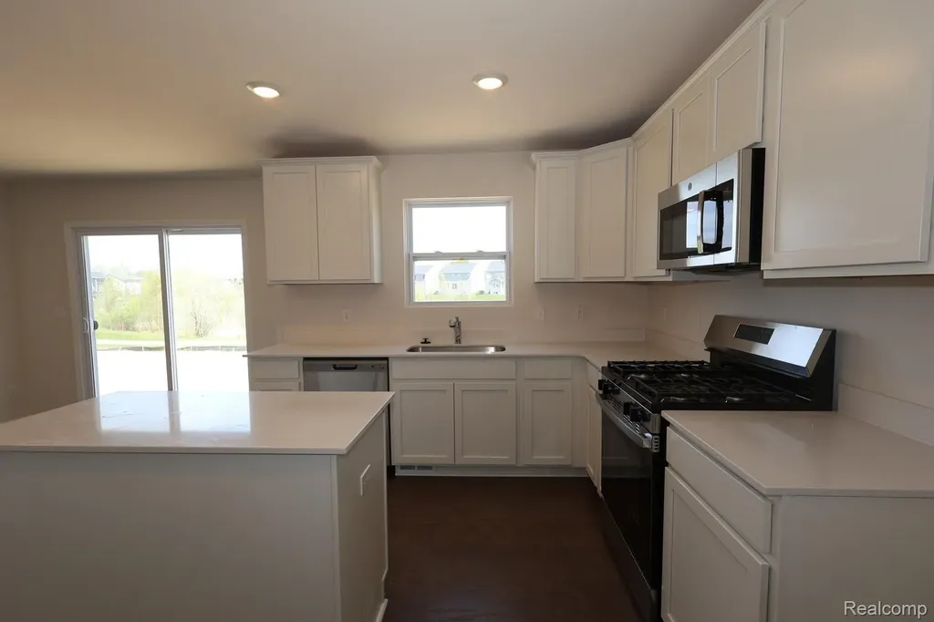 412 Hidden River W Holly Township MI 48442