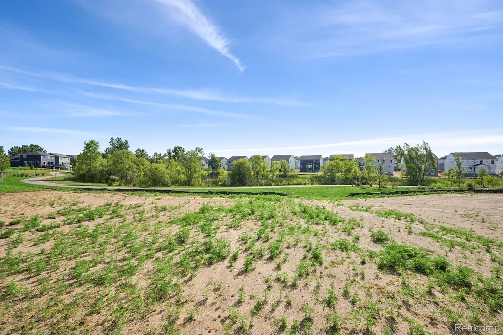 412 Hidden River W Holly Township MI 48442