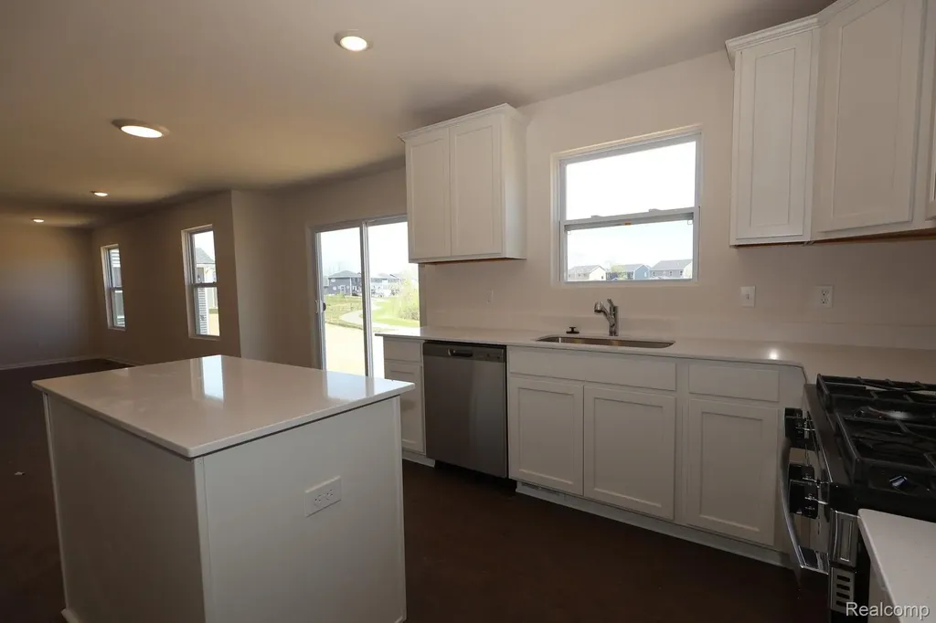 412 Hidden River W Holly Township MI 48442