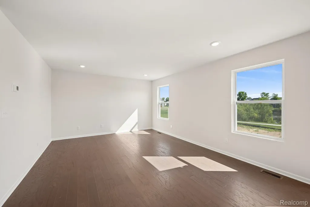412 Hidden River W Holly Township MI 48442
