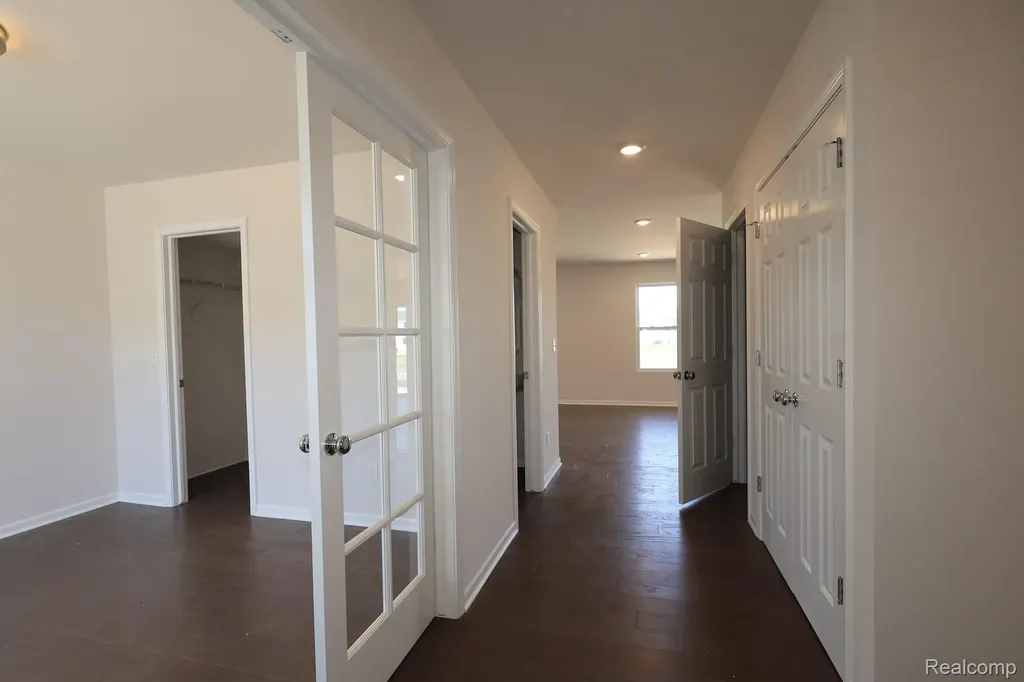 412 Hidden River W Holly Township MI 48442
