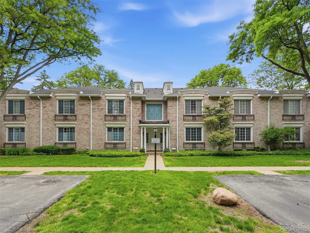 1735 Tiverton Road Bloomfield Hills City MI 48304