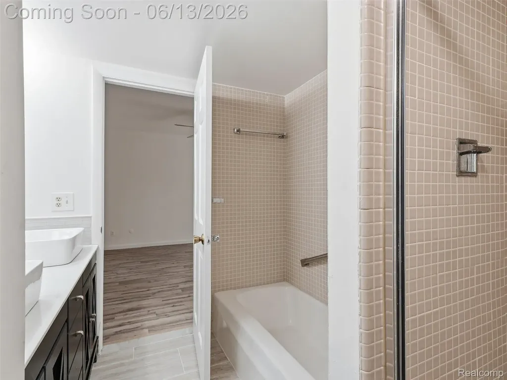1735 Tiverton Road Bloomfield Hills City MI 48304