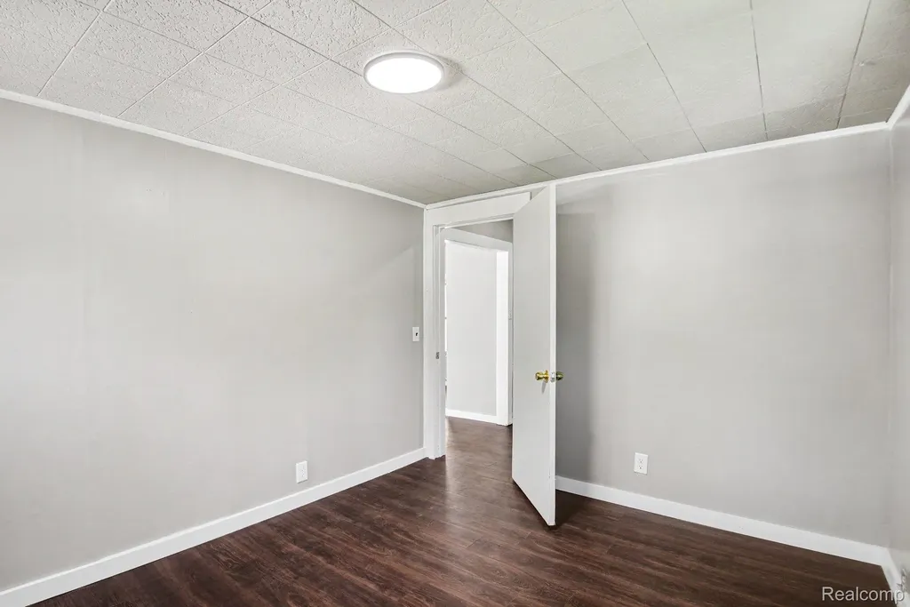 106 Pope Street Lapeer City MI 48446