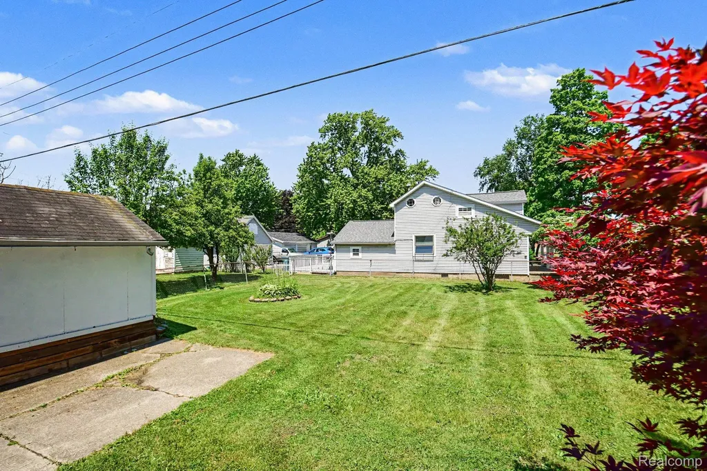 106 Pope Street Lapeer City MI 48446