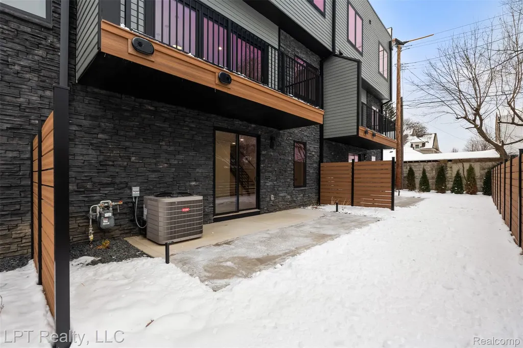 527 Walnut Street Brighton City MI 48116