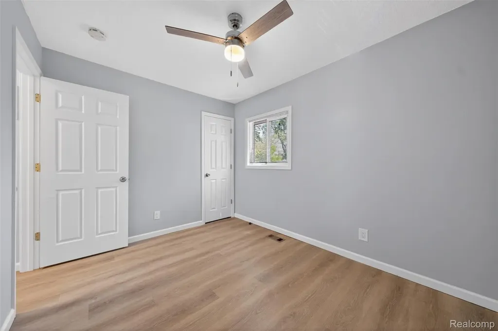 26692 Lorenz Street Madison Heights City MI 48071