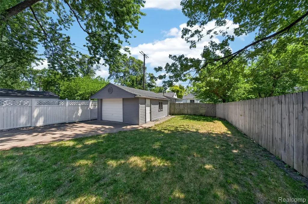 26692 Lorenz Street Madison Heights City MI 48071
